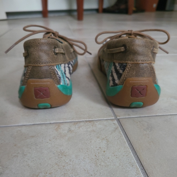 Twisted X Driving Moc - Picture 3 of 4